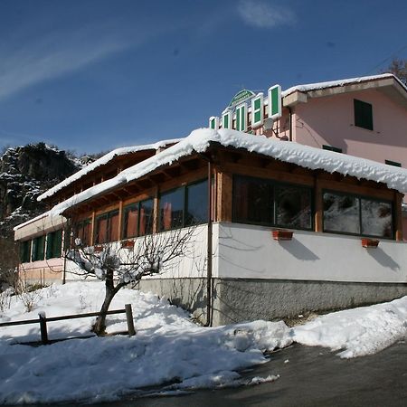 Nido Delle Rondini Hotel Ristorante Pizzeria Fallo Exterior foto