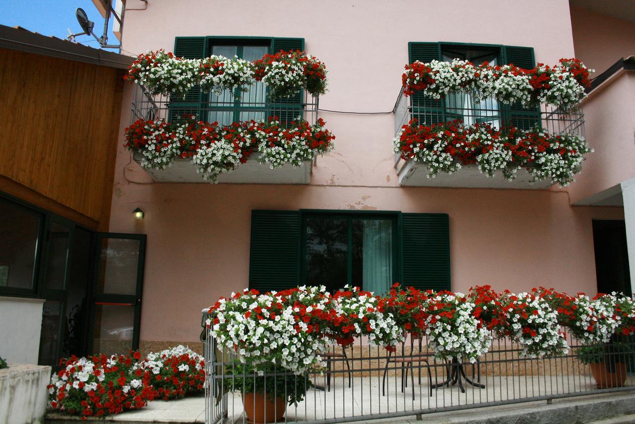 Nido Delle Rondini Hotel Ristorante Pizzeria Fallo Exterior foto